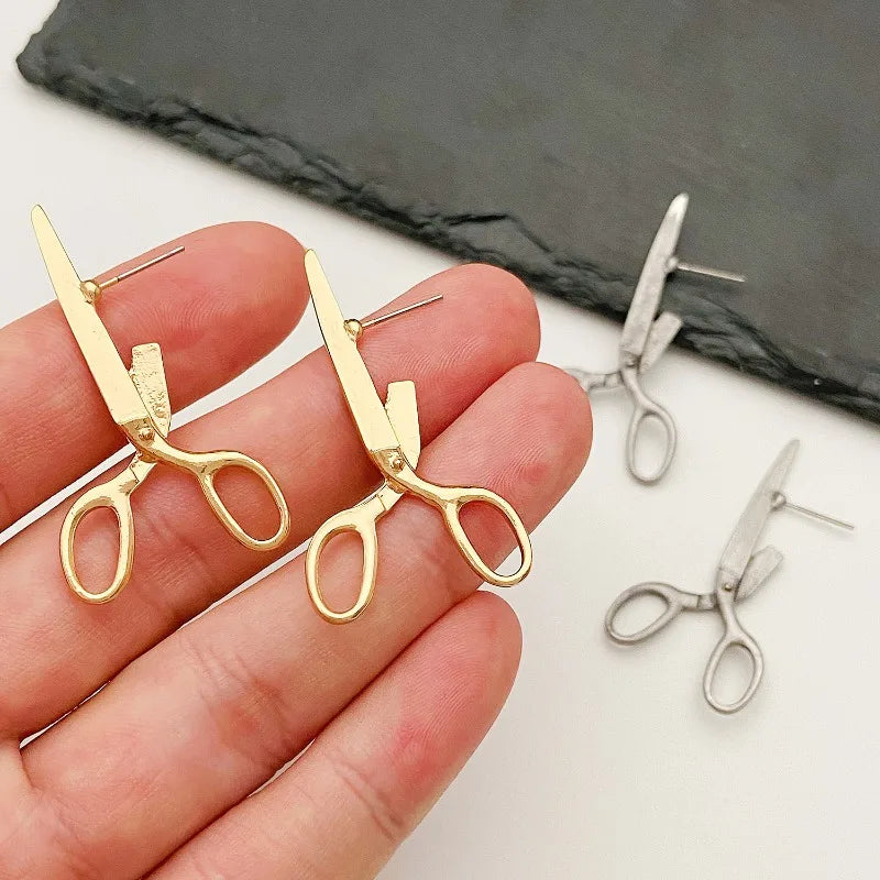 Fashion Creative New Retro Scissors Ear Studs for Women Personalized Women Hip Hop Rock Party Holiday Gift Perforated Earrings