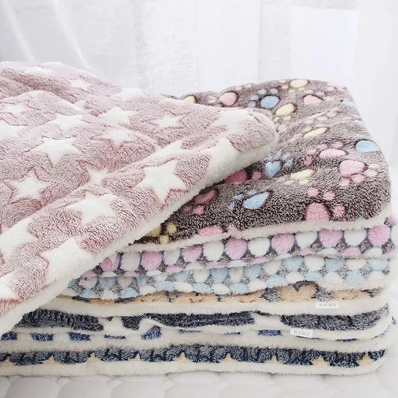 Pet Sleeping Mat Washable Plush Bed Mats for Cats  Blanket Pad Fleece Home Washable Warm Bear Pattern Blanket Pet Supplies
